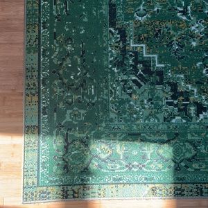 Persian design low pile, large 8 x 10 carpet.